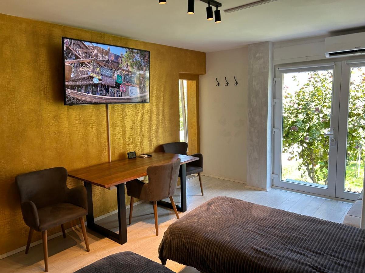 Apartment Gal Novo Mesto Exteriör bild