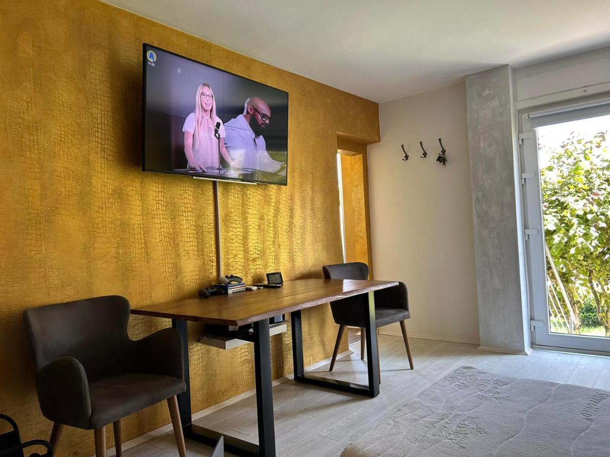 Apartment Gal Novo Mesto Exteriör bild