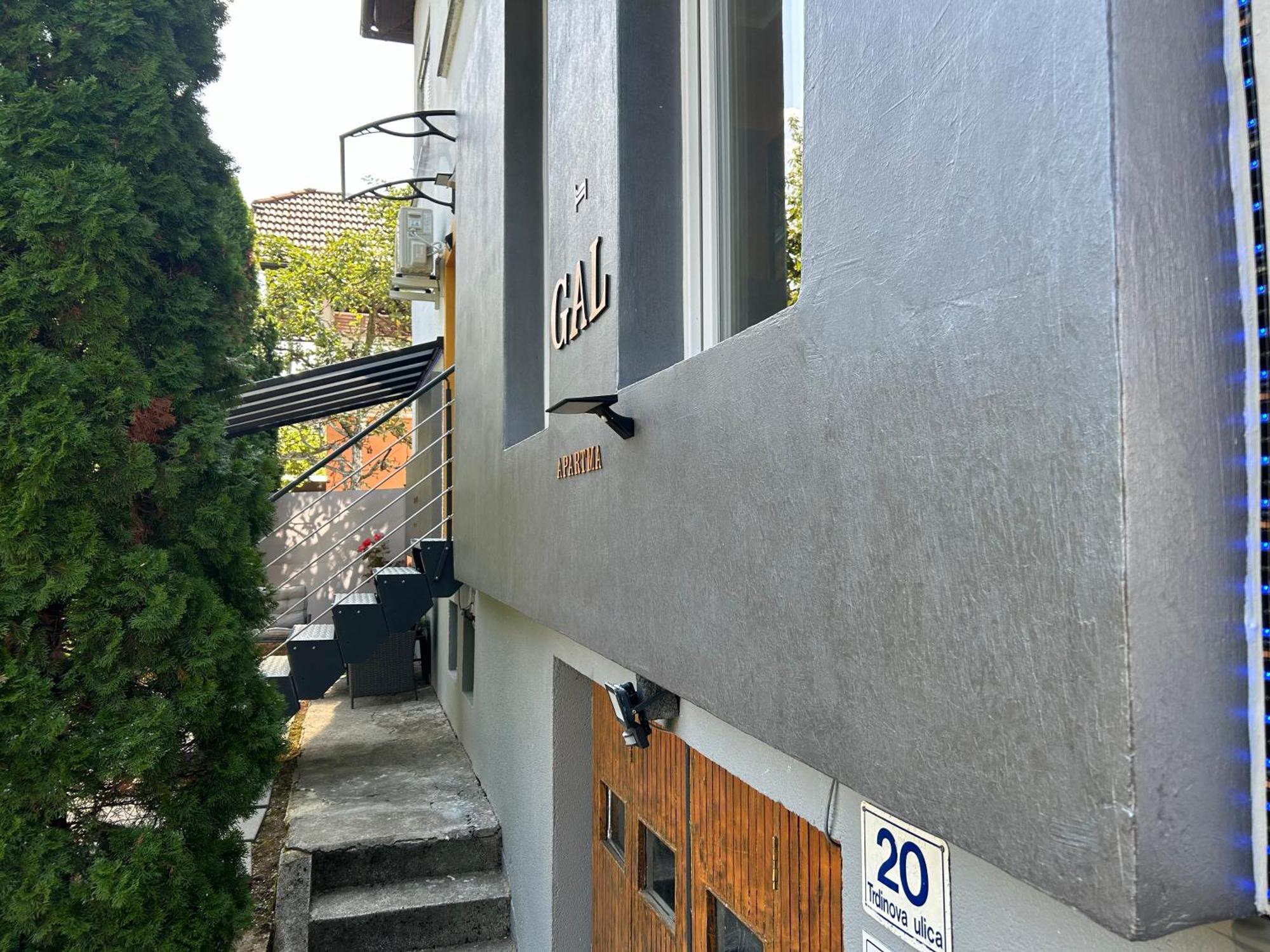 Apartment Gal Novo Mesto Exteriör bild
